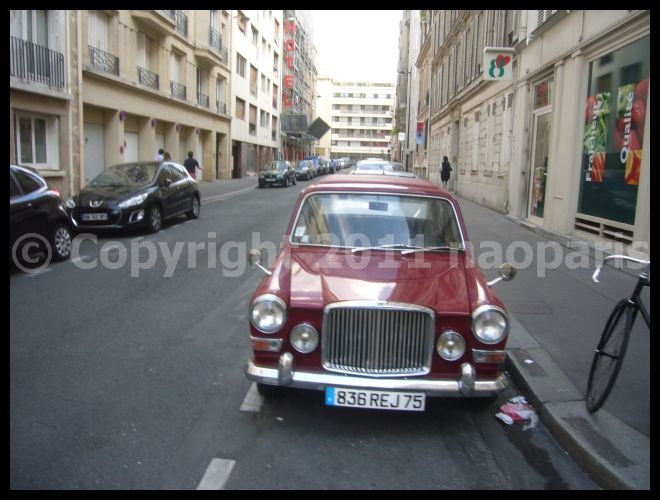 【街角の車】PARIS_a0008105_18522917.jpg