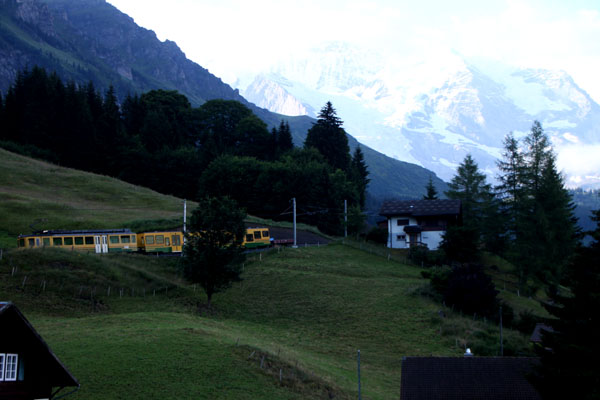 スイスの山巡り1_e0048413_13365047.jpg