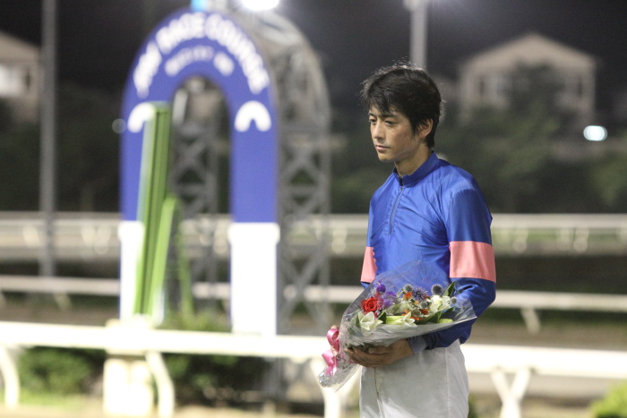 中西達也騎手、15000回騎乗表彰式_a0077663_7322628.jpg