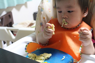 離乳食170日目：手づかみ食べ、スランプ_e0217929_2131375.jpg