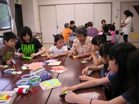 【紙芝居と絵本の読み聞かせ&折り紙と遊ぼう】_e0093046_17563870.jpg