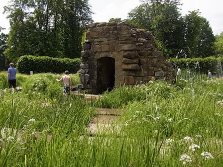 Hever Castle ガーデン......ウォーターメイズ_d0127182_17265744.jpg