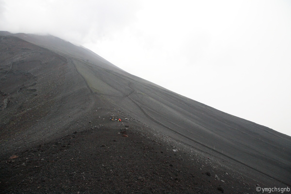 富士登山2011宝永山_f0157812_1512220.jpg