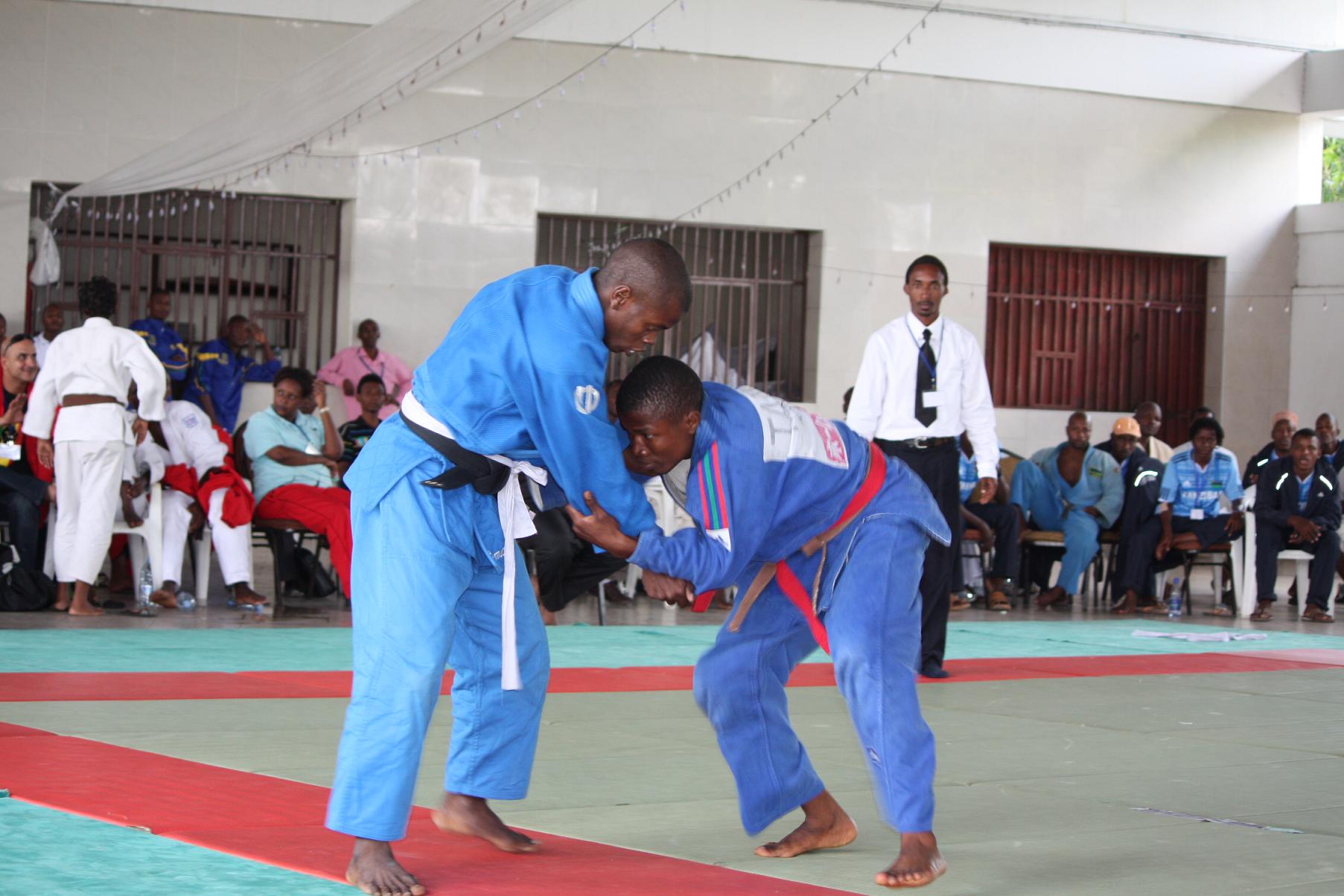 Pictures of the competition - The 5th East Africa Judo Championship 2011 -Men60kg～男子60kg級_a0088841_11424854.jpg