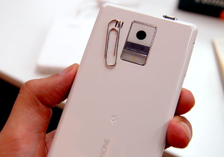 【PR】おくだけ充電 AQUOS PHONE f SH-13Cに触ってきたよ_c0060143_2493363.jpg