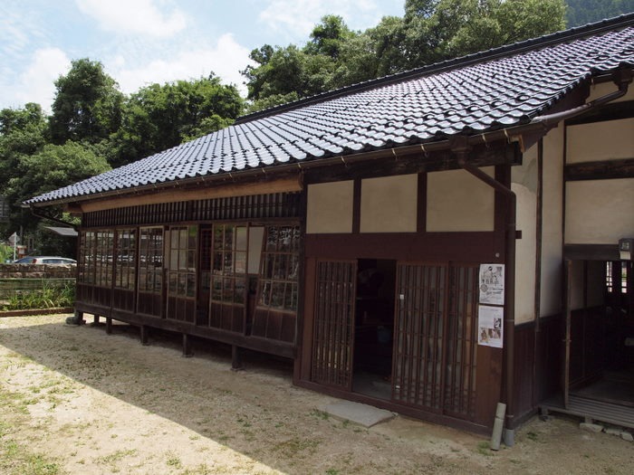 古民家の障子貼り_c0116915_022147.jpg