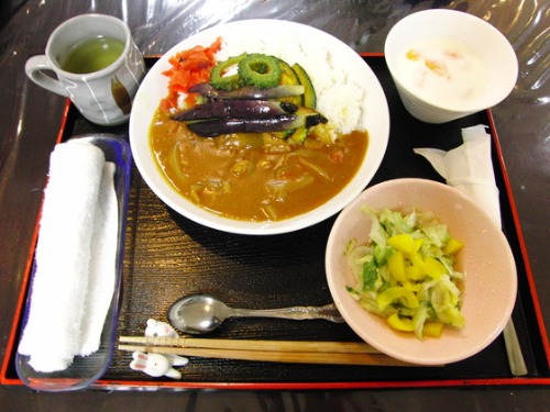 お食事　～ やと産ゴーヤの夏野菜カレー ～_e0222340_1874274.jpg