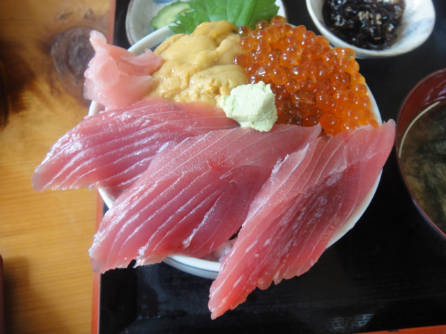 銚子のワンコイン朝食のお店、お刺身を食べても揚げ物を食べても美味しいんです。_d0230658_17114175.jpg