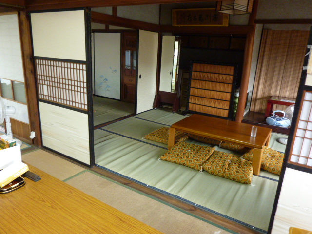 シェアハウスをめぐる嵐のような1ヶ月余りを終えて(6)_a0080610_815899.jpg