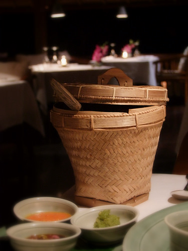 「バリ島2011　アマンダリのディナー、ラウンジの夜カフェ」_a0000029_7351324.jpg