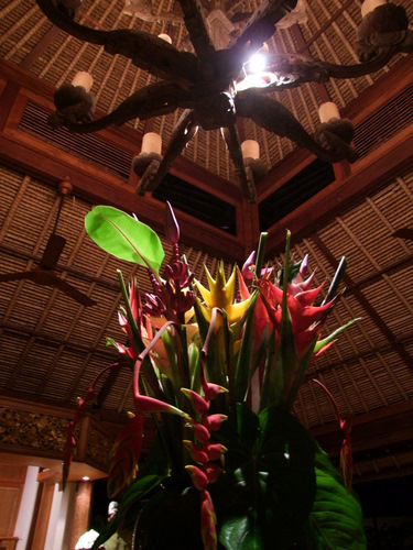 「バリ島2011　アマンダリのディナー、ラウンジの夜カフェ」_a0000029_7423036.jpg