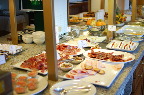 desayuno(4/15)@Parador de Gredos_a0023740_14472211.jpg