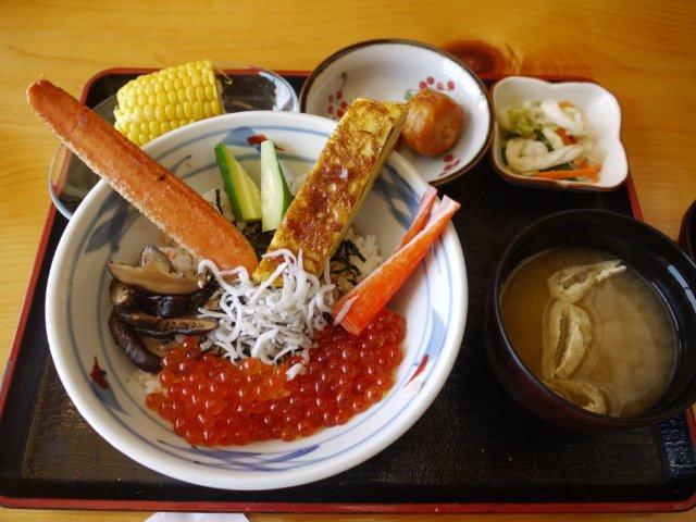 飯岡の岸壁荘で復興丼ぶりと生岩牡蠣を食べてきました(^^♪_b0175688_23365855.jpg