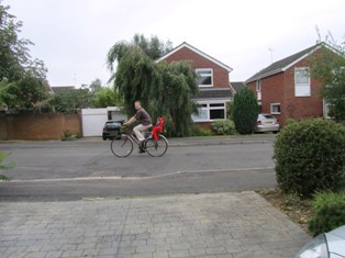 自転車デビュー、お水遊びデビュー_a0138438_17135061.jpg