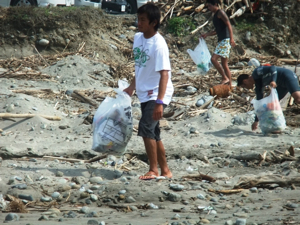 2011年8月片浜BEACH CLEAN（08/07）_a0134746_203469.jpg