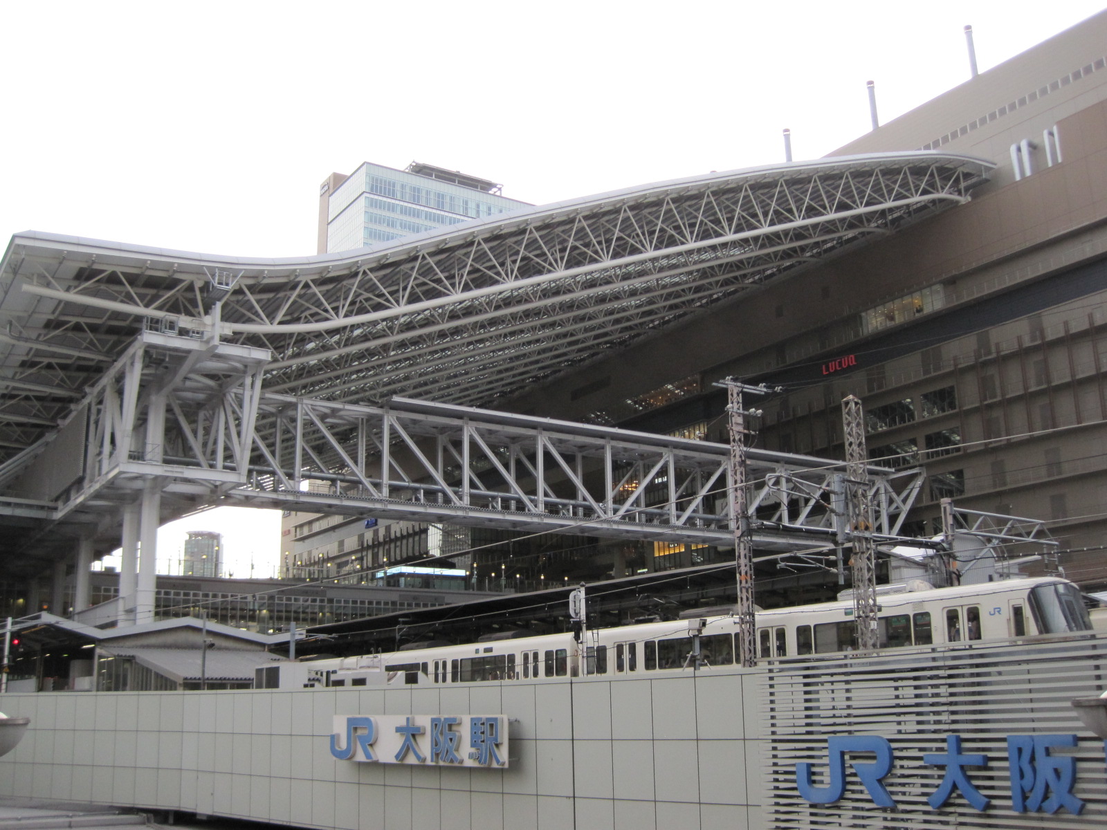 大阪変貌中!?_f0236260_23293314.jpg