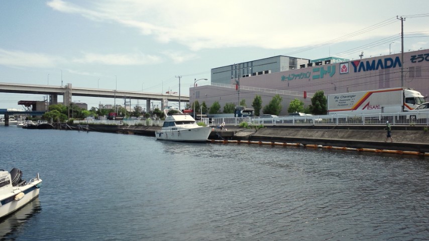 大東京湾の小さな湾 根岸湾へと注ぐ小さな川 堀割川 ジパングの流れ 大東京湾の小さな湾 根岸湾へと注ぐ小さな川 堀割川 ジパングの流れ