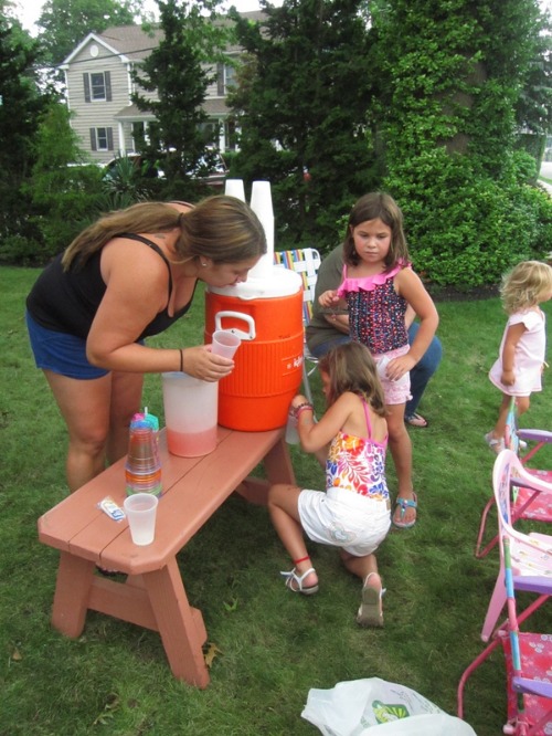 Lemonade Girls on the Street_c0120817_535591.jpg