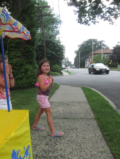 Lemonade Girls on the Street_c0120817_54376.jpg