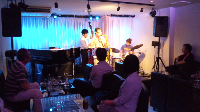 木曜日 KFQ_b0115606_1253485.jpg