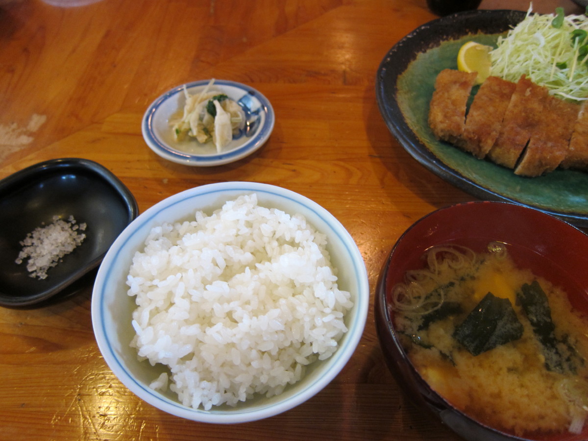 とんかつひやま 椅子物語 とんかつひやま 椅子物語