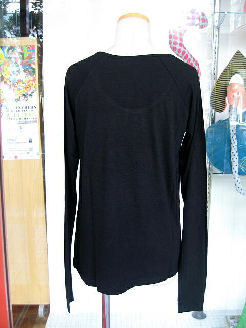 ＩＳＢＩＴ Ｗｅｎｄｉｎｅ （アイズビットウエンディーネ）ロングＴシャツ　ＢＬＡＣＫ_a0089359_1484910.jpg