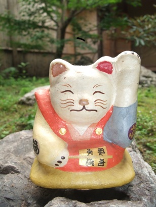 風水招きネコ(=^・^=)_d0230676_1532312.jpg