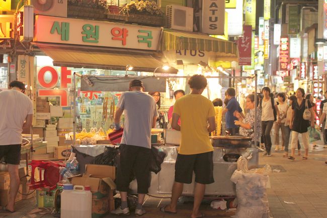 韓国旅行その5　「夜の明洞＆Angel-in-us Coffee」_d0148729_22144269.jpg