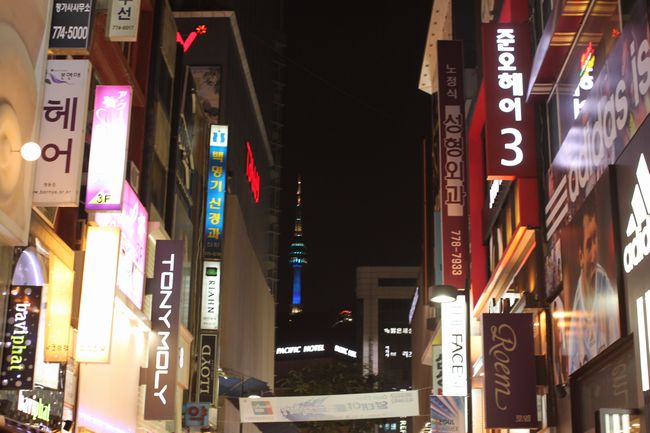 韓国旅行その5　「夜の明洞＆Angel-in-us Coffee」_d0148729_22203172.jpg