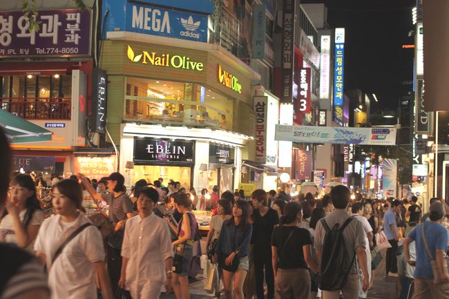 韓国旅行その5　「夜の明洞＆Angel-in-us Coffee」_d0148729_22282639.jpg