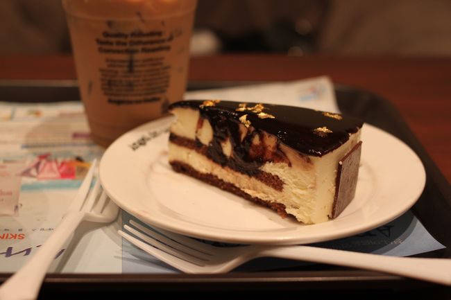 韓国旅行その5　「夜の明洞＆Angel-in-us Coffee」_d0148729_22504536.jpg