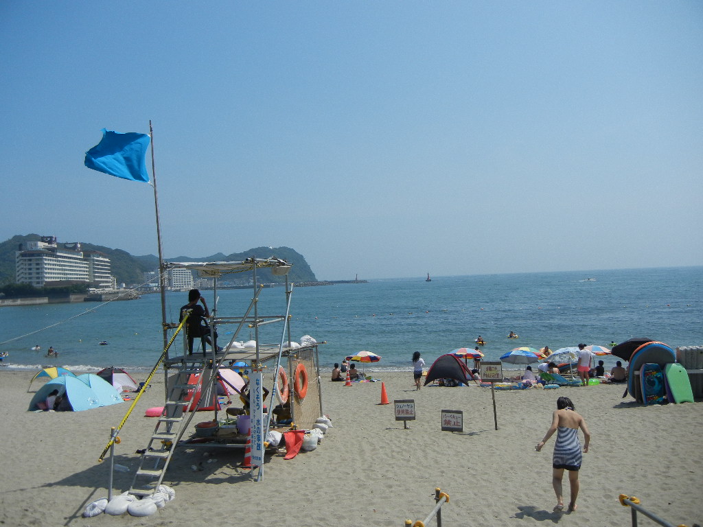 2011年8月12日(金)暑いけど、海水浴客もいっぱい!_f0060461_1551045.jpg
