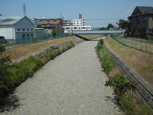 東上線の車窓から見た奇妙な川風景をたどる①_b0206463_1781632.jpg