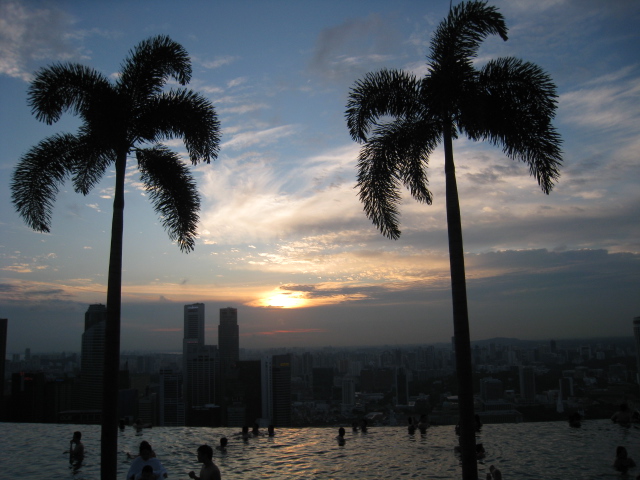 S\'pore2011夏　Marina Bay Sands　その2 「プール続編」_c0212604_6334668.jpg