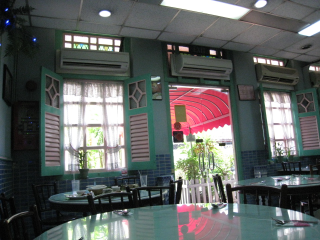 S\'pore2011夏　　PERANAKAN  　INN_c0212604_614668.jpg