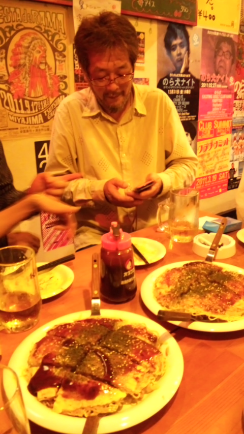 日曜日 今日はやってます。_b0115606_13242223.jpg