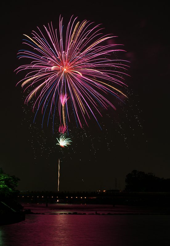 宇治川花火大会2011・その3(クライマックス)_f0155048_15482842.jpg