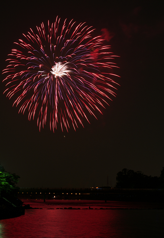 宇治川花火大会2011・その3(クライマックス)_f0155048_15485624.jpg