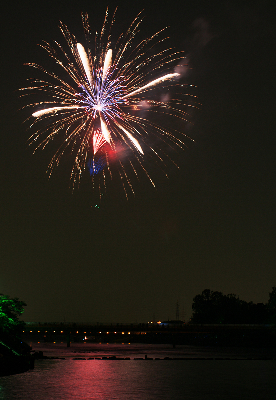 宇治川花火大会2011・その３（クライマックス）_f0155048_154942.jpg