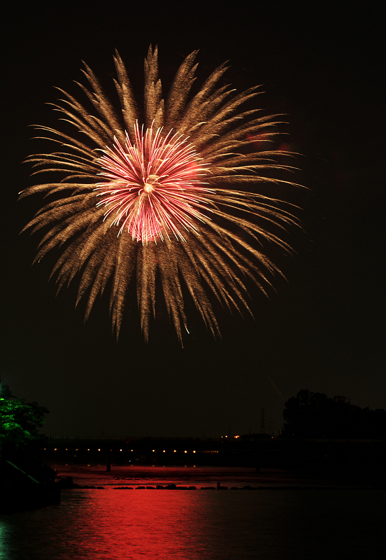 宇治川花火大会2011・その3(クライマックス)_f0155048_15495120.jpg