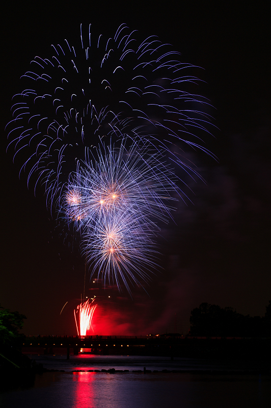 宇治川花火大会2011・その３（クライマックス）_f0155048_15505077.jpg