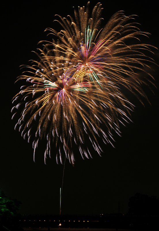 宇治川花火大会2011・その3(クライマックス)_f0155048_15512619.jpg
