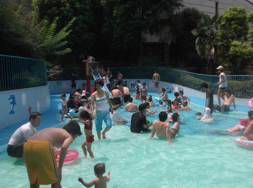 子どもの水遊び好き_e0123104_7264717.jpg