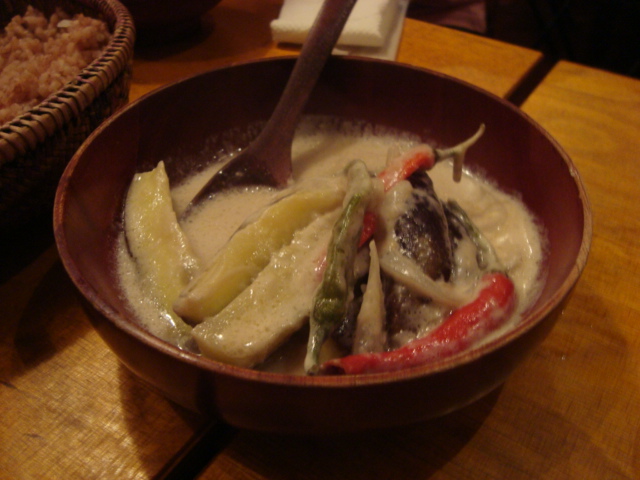 代々木上原「ブータン料理 ガテモタブン」へ行く。_f0232060_034426.jpg