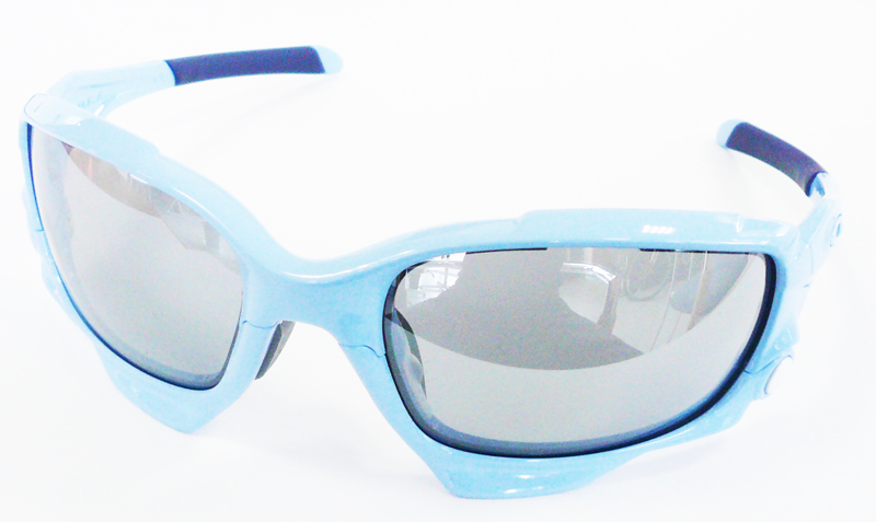 OAKLEYスイッチロックアイウェア2011サマーカラー登場！_c0003493_9404211.jpg