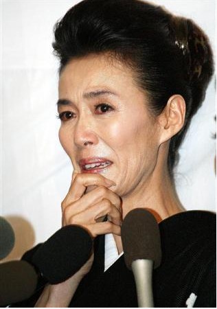 萬田久子涙、プロポーズ「ちょっと遅いですよねぇ…」 _a0223592_10423155.jpg