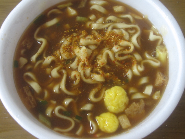 名古屋B級グルメ番外編 マルちゃん「みそ煮込みうどん」¥128_b0042308_1246797.jpg