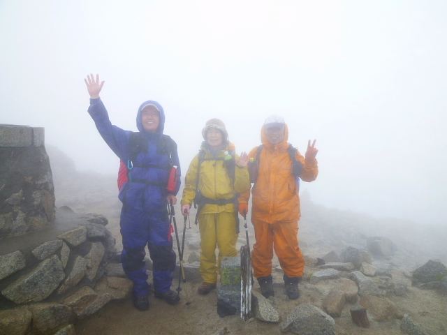 霧と雨の宝剣岳　2,931M　木曽駒ｹ岳 2,956M　に登る  _d0170615_19374126.jpg