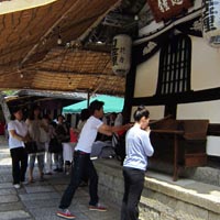 京都要庵歳時記「京都の夏の古き良き歳時　六道まいり」お精霊さんのお向え（４）_d0033734_1911517.jpg