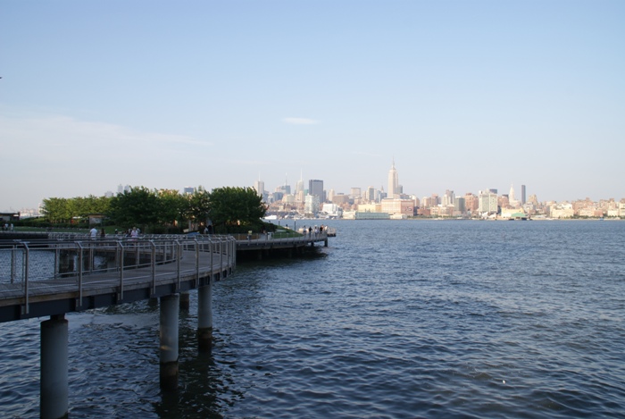 \'11夏のNY/Hoboken滞在初日～Pier C Park_c0022340_23541255.jpg